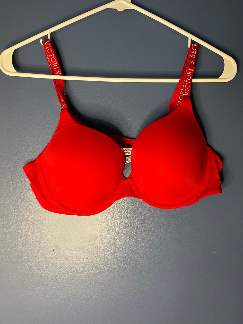 Victoria's Secret Red Padded Underwire Bra with Adjustable Straps, NWT size 38B - Picture 11 of 13